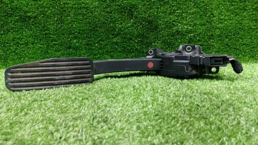 педаль газа Volvo D5244T4 CM71 Volvo Xc90 D5244T4 CM71 30715179