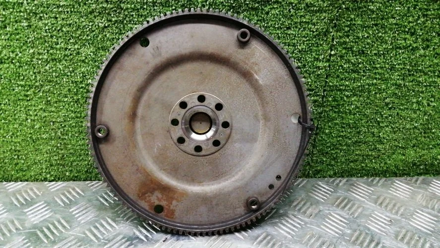 маховик Audi CDHB 8K2 Audi A4 CDHB 8K2 06H105323H