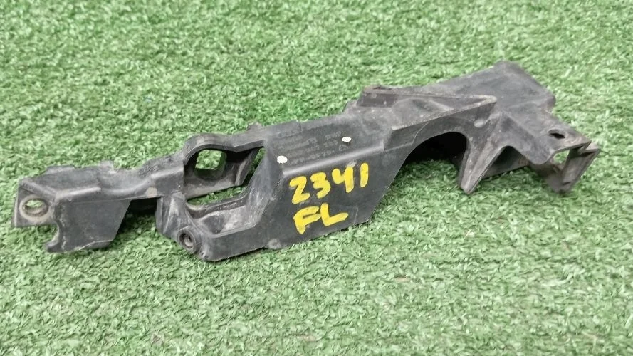 крепление бампера Audi CDU,CTUA 4G2 Audi A6 CDU,CTUA 4G2 4G0807283