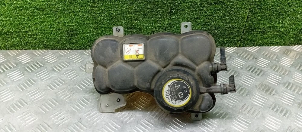 бачок расширительный Jaguar AJ200D X760 Jaguar Xe AJ200D X760 T2H4044