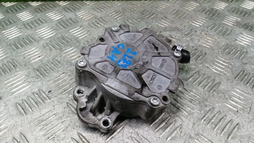 вакуумный насос Audi CAHA 8RB Audi Q5 CAHA 8RB 03L145100F