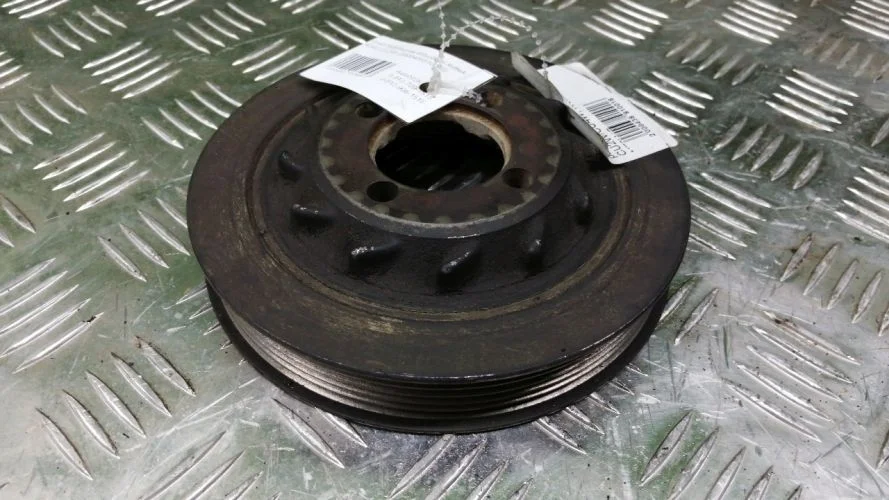 шкив Mitsubishi 4G63 CU2W Mitsubishi Airtrek 4G63 CU2W MD376059