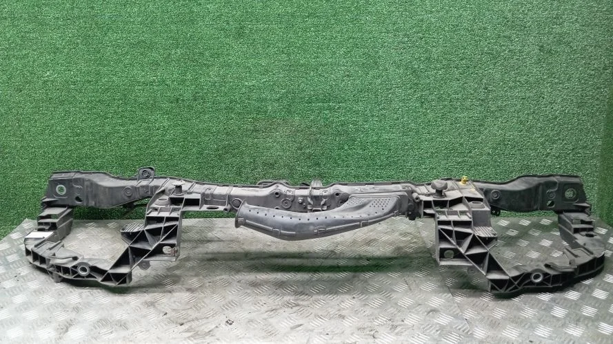 рамка радиатора Ford UFDB,D4204T CB8 Ford Focus,Focus3 UFDB,D4204T CB8 1845674,BM51-8B041B,BM518B041B