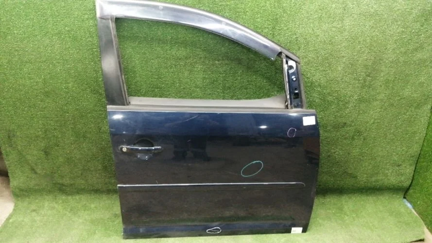 дверь боковая Volkswagen CBZB 1T3 Volkswagen touran CBZB 1T3 1T0831056AA