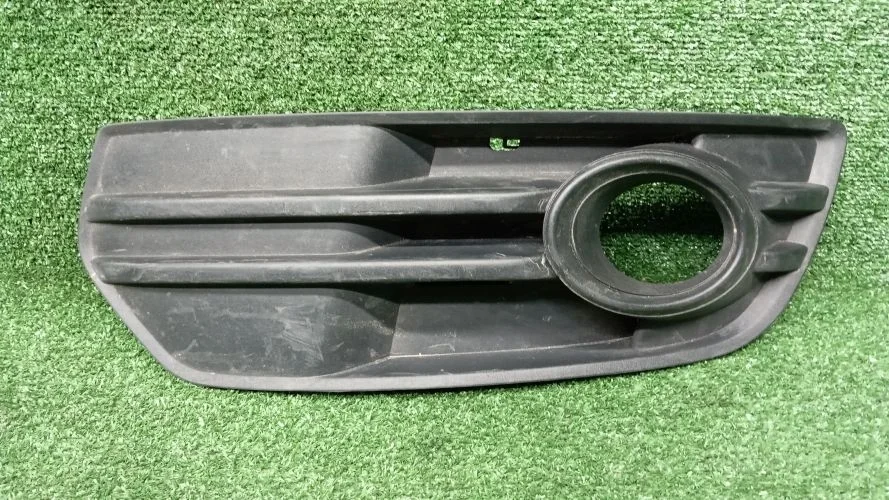 рамка противотуманной фары Audi CAHA,CALB 8RB Audi Q5 CAHA,CALB 8RB 8R0807681A