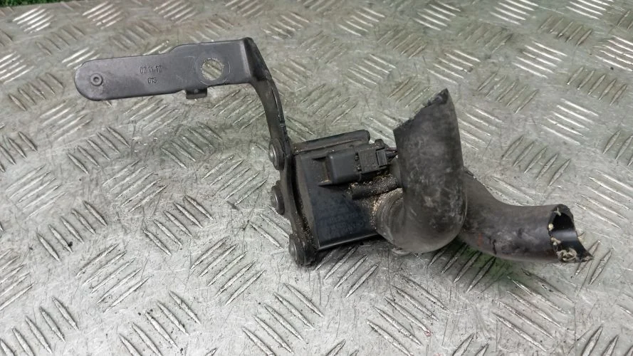 помпа водяная Volkswagen CFF,CFFB 5N1,A32,B7 Volkswagen Tiguan,Passat CFF,CFFB 5N1,A32,B7 5N0965561A