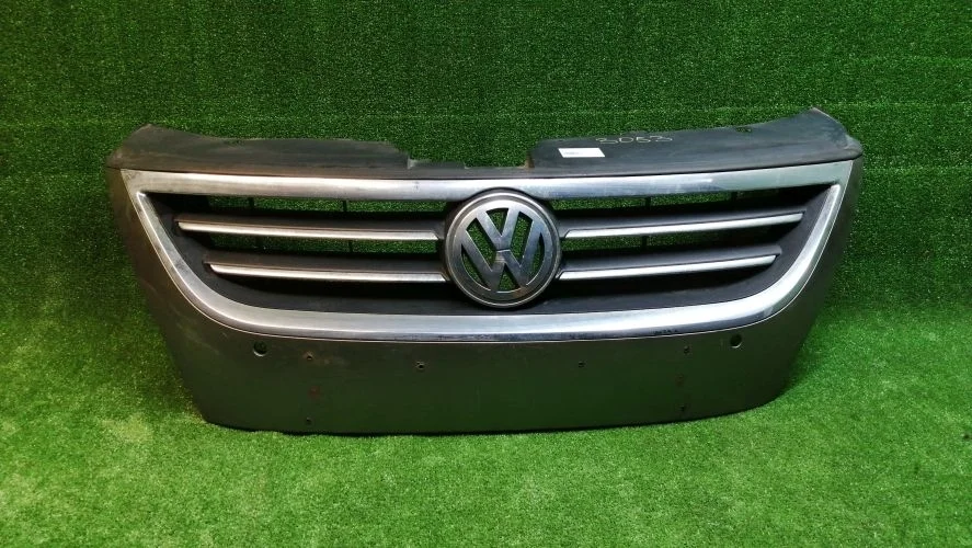 решетка радиатора Volkswagen CBBB 357 Volkswagen Passat Cc CBBB 357 3C8853651Q