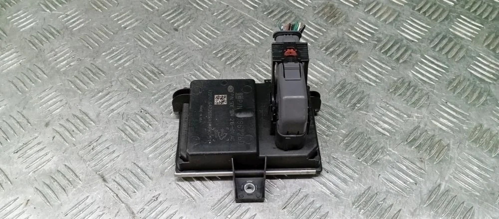 блок управления топливным насосом Chevrolet F16D4 T300 Chevrolet Aveo F16D4 T300 20867260