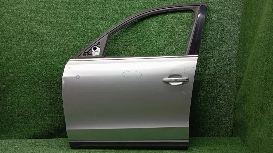 дверь боковая Audi CGLB,CAHA 8RB Audi Q5 CGLB,CAHA 8RB 8R0831051E