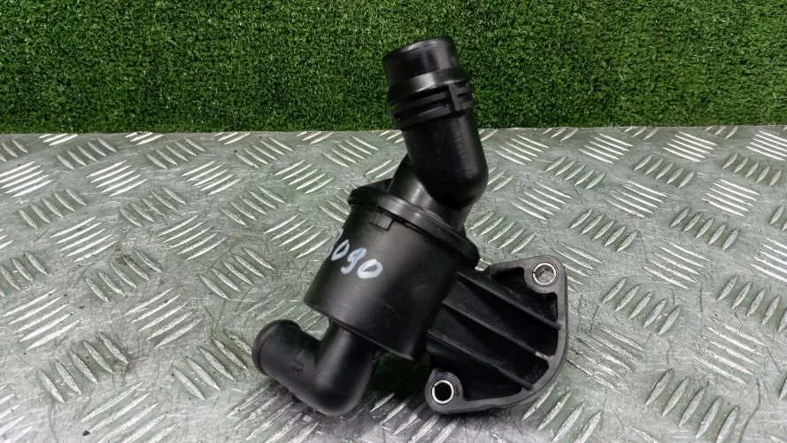 термостат Audi CAHA 8RB Audi Q5 CAHA 8RB 03L121111AD