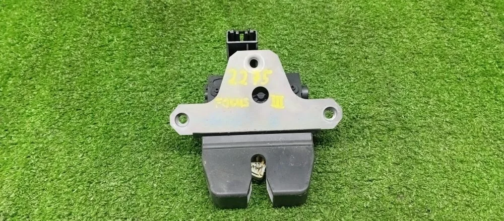 замок багажника Ford D4204T,UFDB CB8 Ford Focus3 D4204T,UFDB CB8 1920840