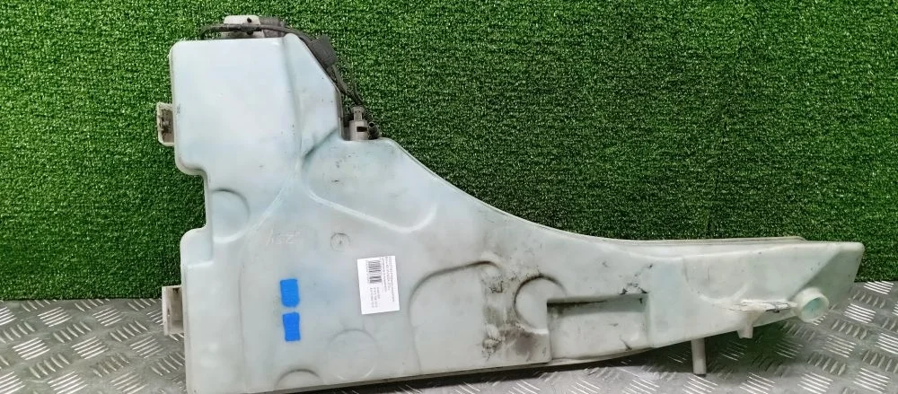 бачок омывателя Bmw N63B44A,306D3,N52B30A,N52B30AF,N57D30A E71,E70,E72 Bmw X6,X5 N63B44A,306D3,N52B30A,N52B30AF,N57D30A E71,E70,E72 7161476,7161465,7190998,7184713,61677191000,61667190999,61677161477