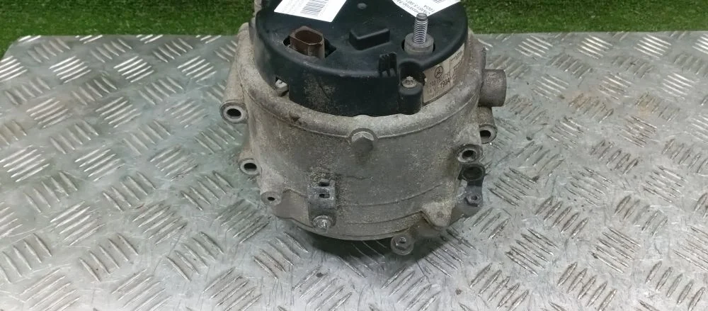 генератор Mercedes-Benz 613961 W210 Mercedes-Benz E-Class 613961 W210 A0001501650