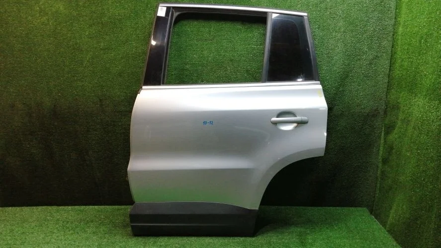 дверь боковая Volkswagen CBAB,CAVA,CFF,CCTA,CFFB 5N1 Volkswagen tiguan CBAB,CAVA,CFF,CCTA,CFFB 5N1 5N0833055A