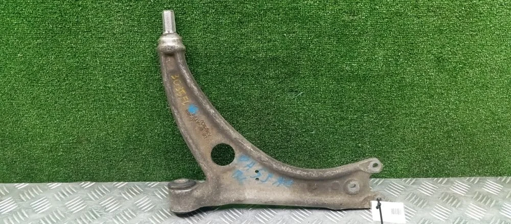 рычаг Volkswagen CBAB,CBBB,CCTA 3C2,B6,357,5N1 Volkswagen Passat,Passat Cc,Tiguan CBAB,CBBB,CCTA 3C2,B6,357,5N1 3C0407151G,3C0407151E