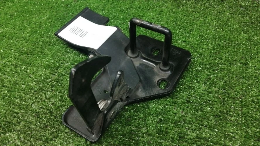 замок капота Audi CAS 4LB Audi Q7 CAS 4LB 4L0823480