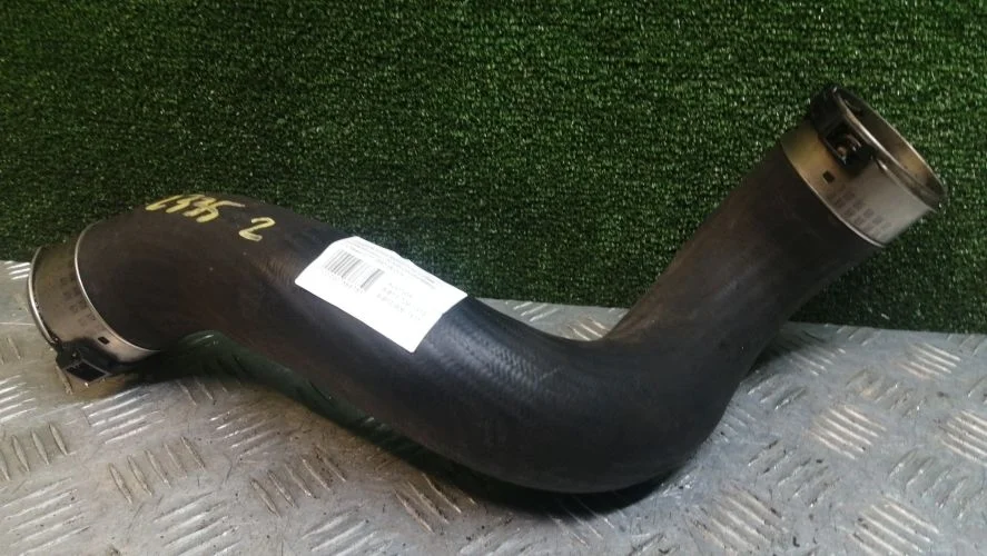 патрубок интеркулера Mercedes-Benz 271860 W212,W204 Mercedes-Benz E-Class,C-Class 271860 W212,W204 A2045282582