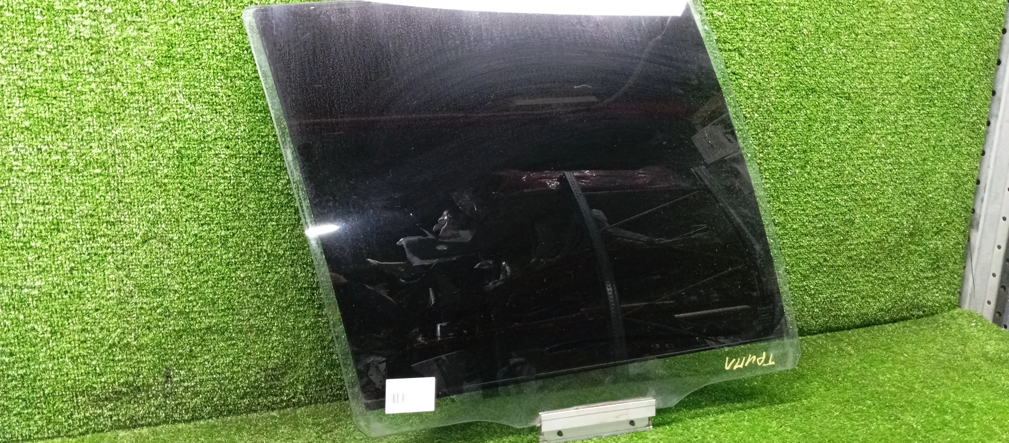 стекло двери Volvo B5254T2,B6324S CZ59,C71 Volvo Xc90 B5254T2,B6324S CZ59,C71 30674353,31386895