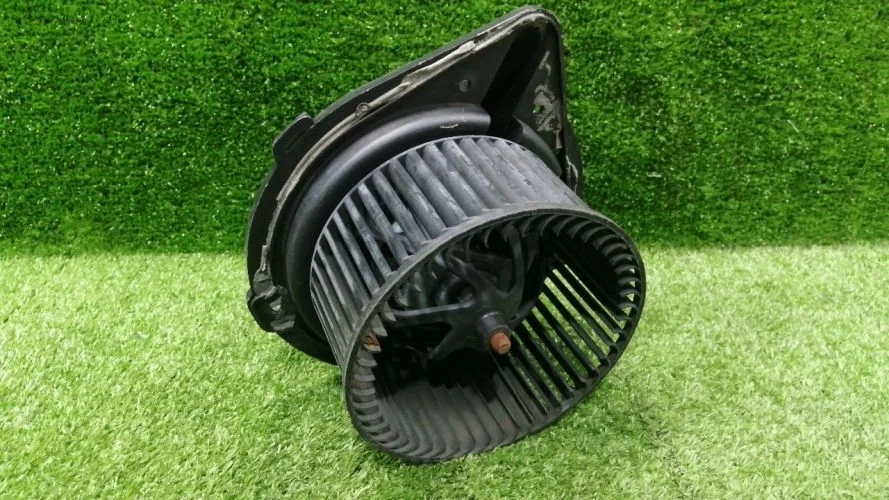 мотор печки Audi ALZ 8D2 Audi A4 ALZ 8D2 8D1820021