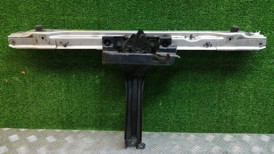 верхняя планка рамки радиатора Kia D6EB HM Kia Mohave D6EB HM 641412J000,811302J900,641002J100