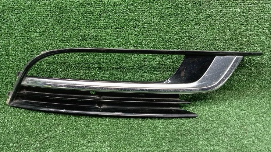 рамка противотуманной фары Volkswagen CFGC,CFGB 357,358,B6 Volkswagen Passat Cc CFGC,CFGB 357,358,B6 3C853666D,3C8854662