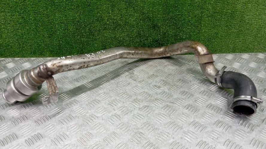 патрубок интеркулера Land Rover 224DT L359 Land Rover Freelander 224DT L359 LR009799
