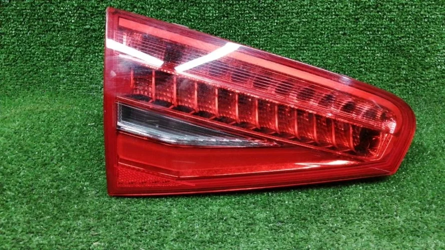 вставка багажника Audi CABA 8K2 Audi A4 CABA 8K2 8K5945093AC