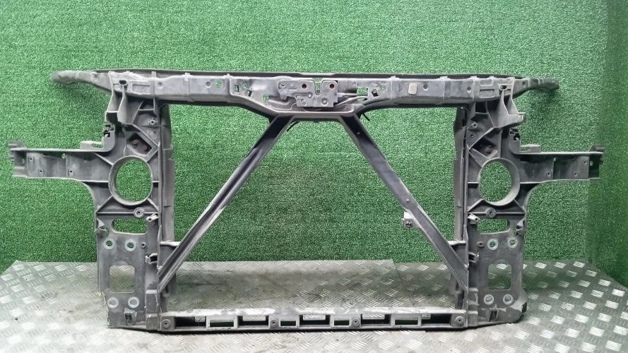 рамка радиатора Audi BUG 4LB Audi Q7 BUG 4LB 4L0805594A