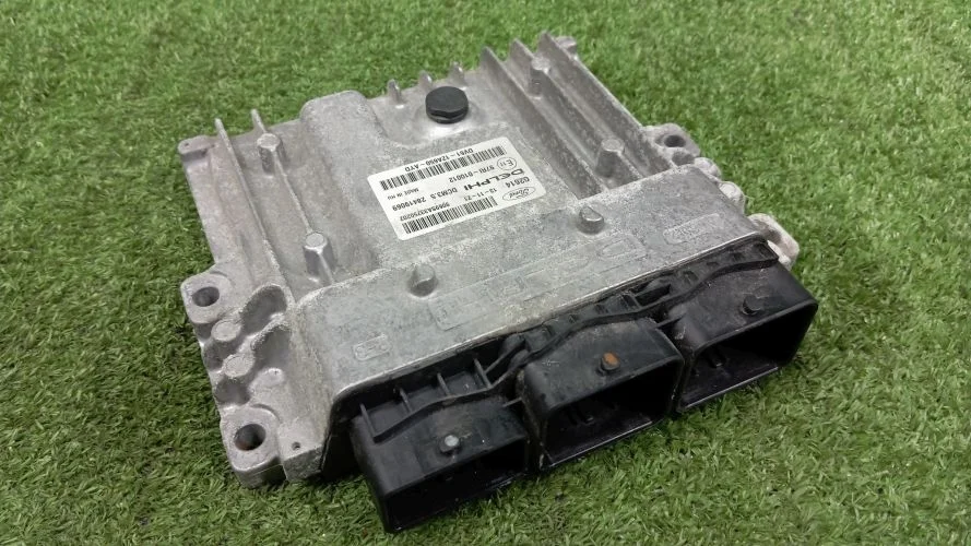 блок управления двс Ford D4204T CB8 Ford Focus3 D4204T CB8 97RI010012 ,DV6112A650AY
