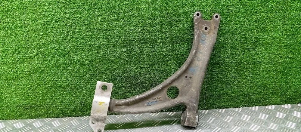 рычаг Volkswagen CBAB,CBBB,CCTA,BVY 3C2,B6,357,5N1 Volkswagen Tiguan CBAB,CBBB,CCTA,BVY 3C2,B6,357,5N1 3C0407151G,3C0407151E