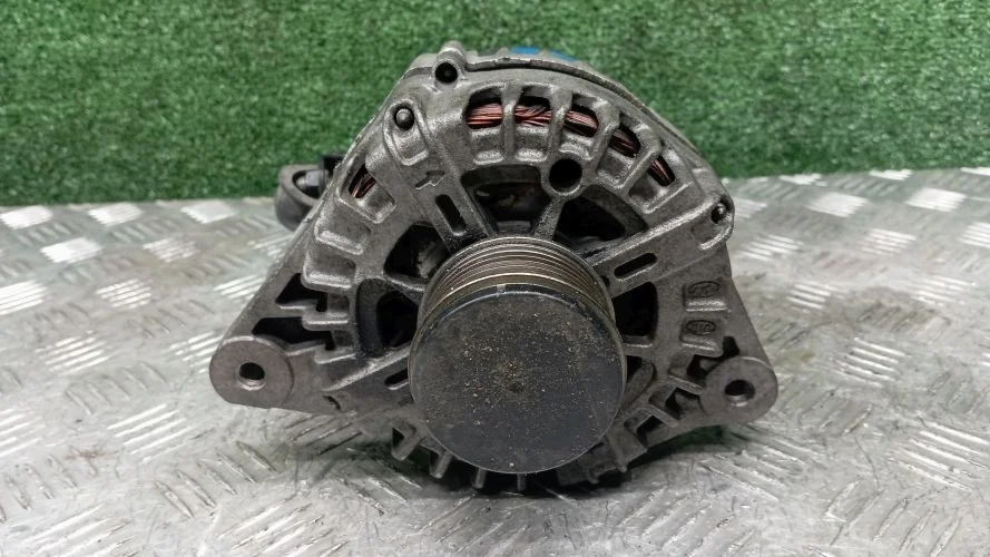 генератор Kia,Hyundai D4HB,D4HA VQ,XM,SL,CM Kia,Hyundai Carnival D4HB,D4HA VQ,XM,SL,CM 373002F100