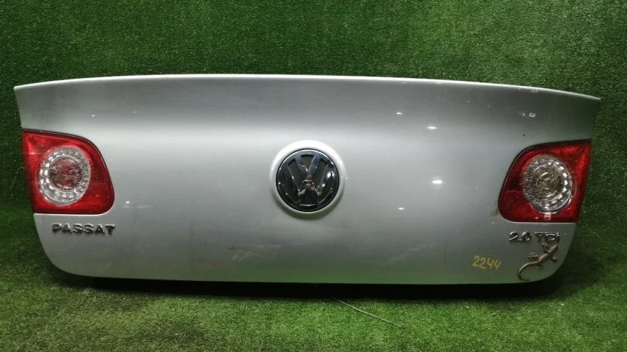 крышка багажника Volkswagen CAXA,BVY,CBAB 3C2,B6,3C Volkswagen Passat CAXA,BVY,CBAB 3C2,B6,3C 3C5827025H