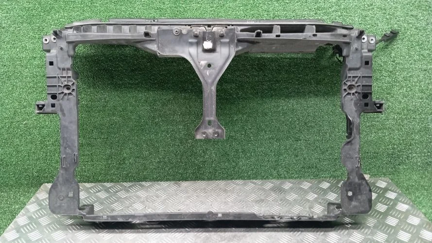 рамка радиатора Volkswagen CCTA,CBAB,CFF,CFFB 5N1 Volkswagen Tiguan CCTA,CBAB,CFF,CFFB 5N1 5N0805588D,5N0805588F,5N0805594