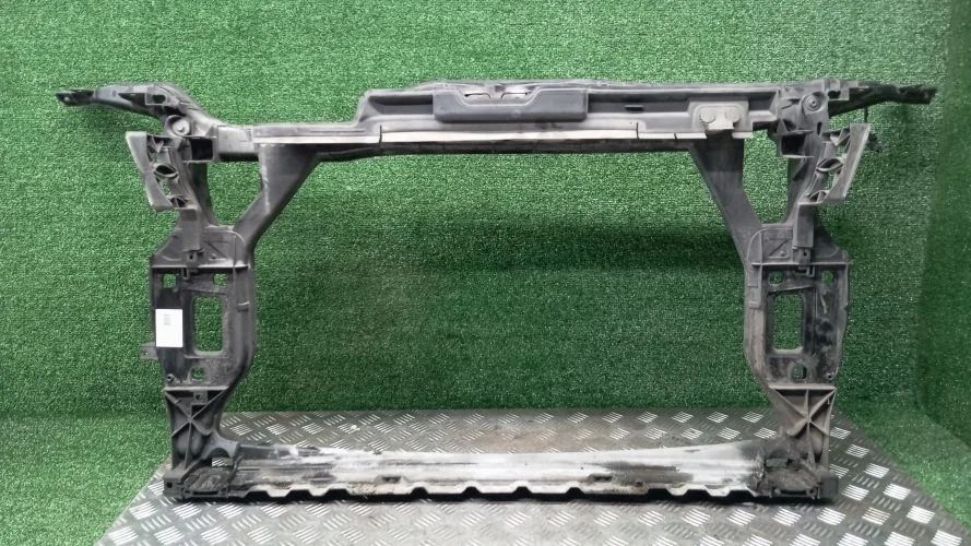 рамка радиатора Audi CAHA 8RB Audi Q5 CAHA 8RB 8R0805594B,8R0805594C