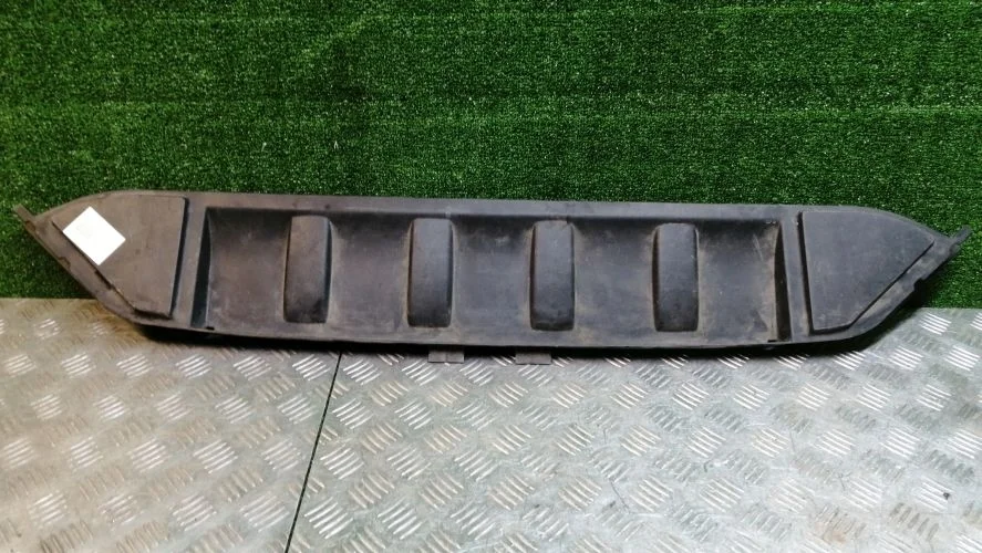 накладка рамки радиатора Audi BAR,CAS,BUG 4LB,7L Audi Q7 BAR,CAS,BUG 4LB,7L 4L0121285