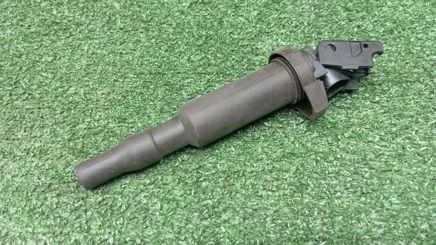 катушка зажигания Bmw 306S3,M54B30,M54B25,N52B30,N52B30AF,N52B30,N63B44A,256S5,N73B60 E83,E60,E70,E71,E72,E53,E65,E66 Bmw X5,5-Series,7-Series,3-Series,X3,X6 306S3,M54B30,M54B25,N52B30,N52B30AF,N52B30,N63B44A,256S5,N73B60 E83,E60,E70,E71,E72,E53,E65,E66 12131712219,0221504470,8647689,12138647689,12138657273,12135A06753,12137551049