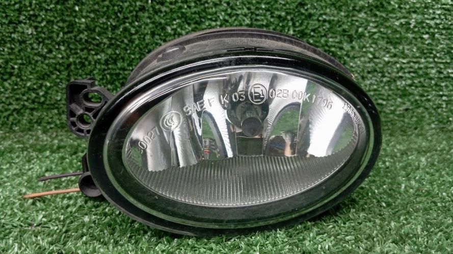 противотуманная фара Mercedes-Benz 272967,642940 W164 Mercedes-Benz M-Class 272967.642940 W164 A1698201556,0305077001,1305300448,1305230180