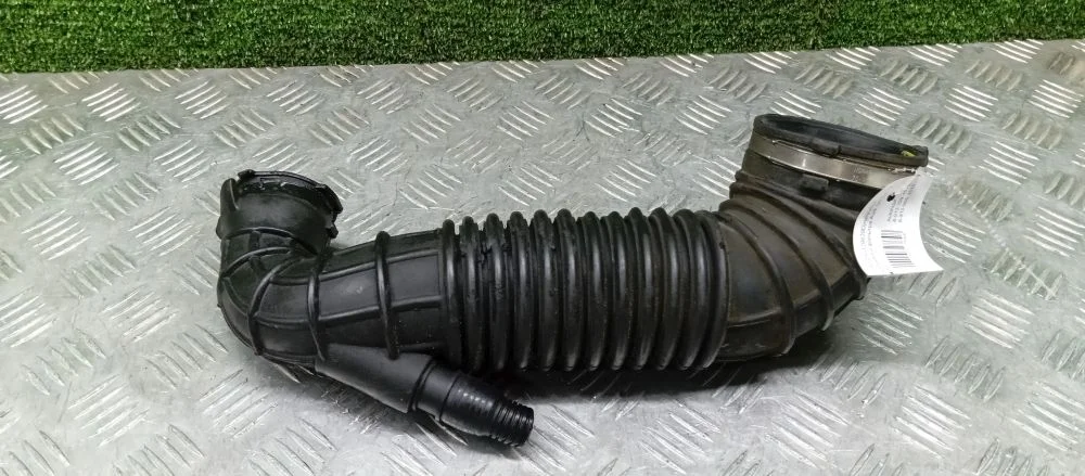 патрубок воздушного фильтра Audi CAHA 8RB Audi Q5 CAHA 8RB 03G129629D