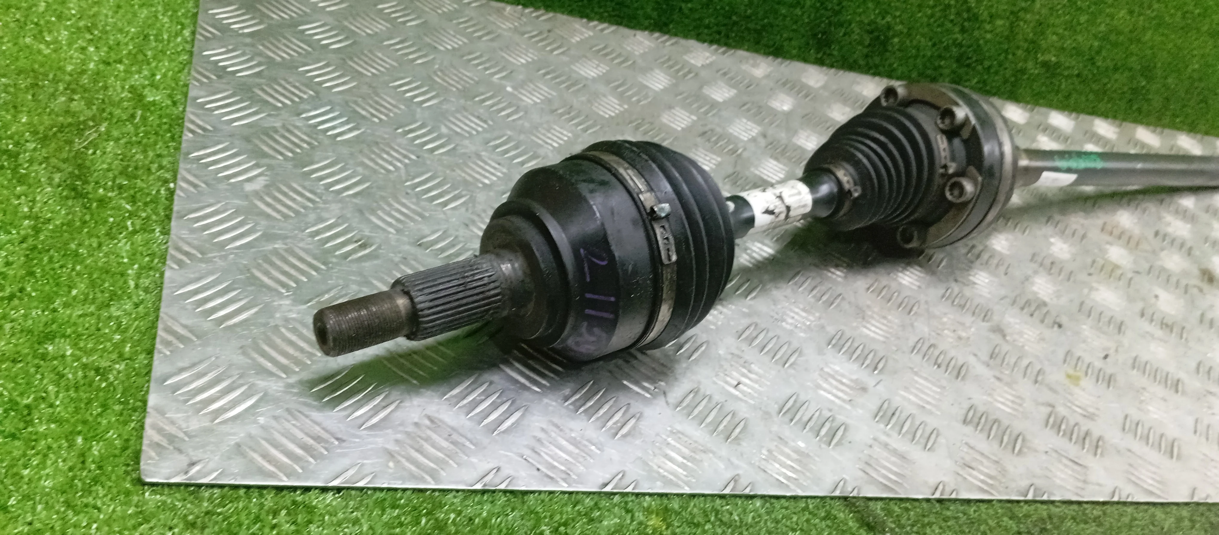 привод Volkswagen AXQ 7LA Volkswagen Touareg AXQ 7LA 7L6407271A