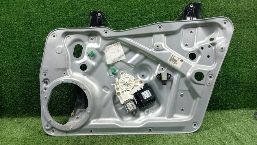 стеклоподъёмник Volkswagen CBAB 5N1 Volkswagen Tiguan CBAB 5N1 5N0837462,1K0959792