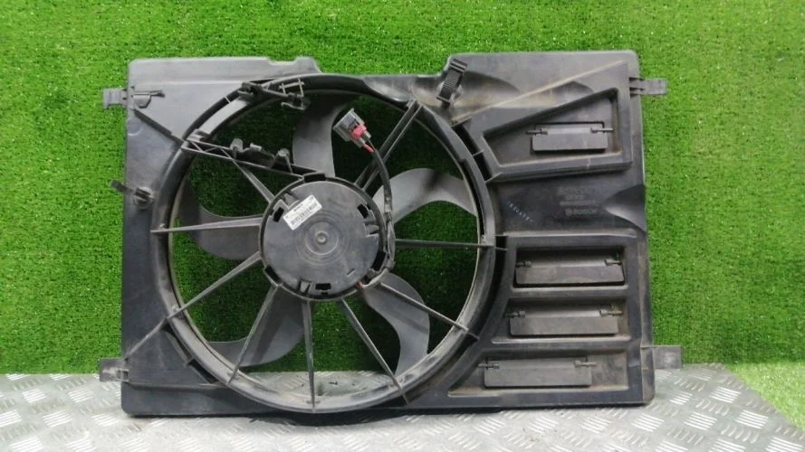 диффузор радиатора Ford UFDB,D4204T CB8 Ford Focus3,Focus UFDB,D4204T CB8 1741637,8V618C607RD,0130308448,3135104065,3130099024