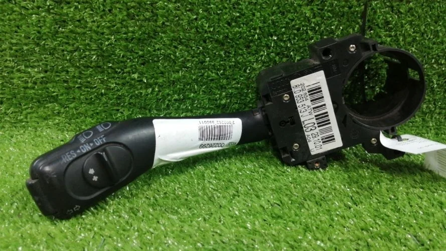 подрулевой переключатель поворотов Audi  C5 Audi S6  C5 8L0953513J