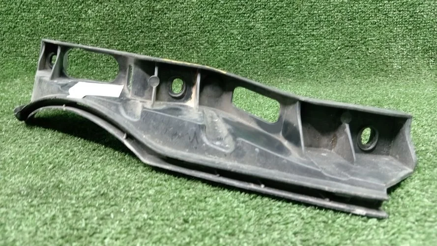 крепление бампера Volkswagen CBAB 3C2 Volkswagen Passat CBAB 3C2 3C0807889