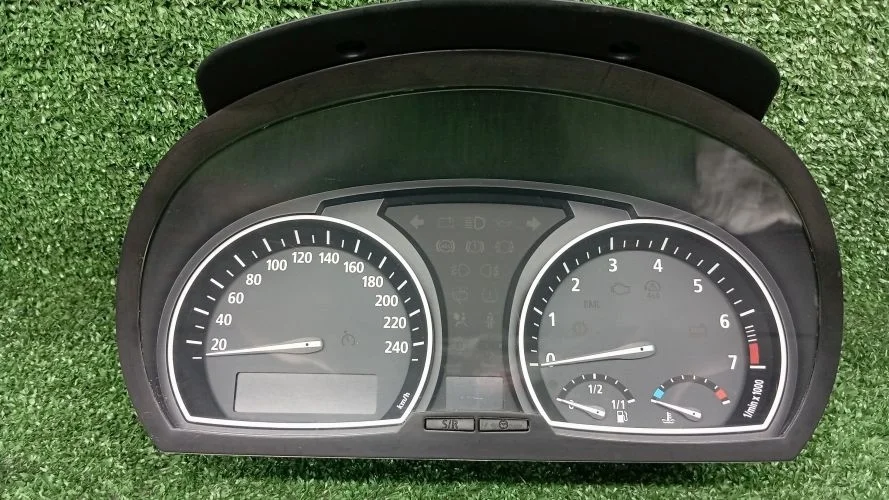 панель приборов Bmw 256S5 E83 Bmw X3 256S5 E83 62113414370,62103454347,62113451597,62113413125