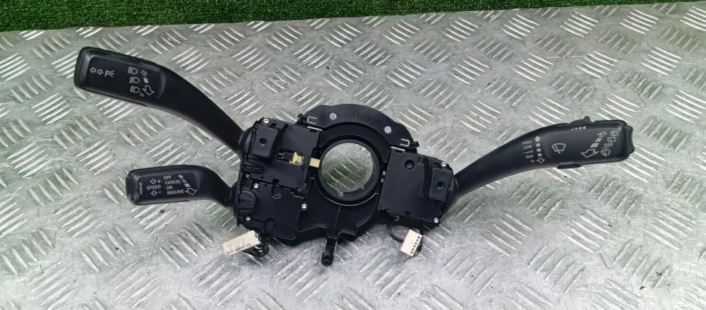 блок подрулевых переключателей Audi CCWA,CAHA,CALB 8RB Audi Q5 CCWA,CAHA,CALB 8RB 8K0953502BK