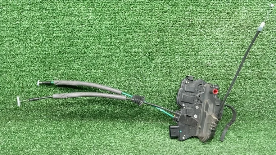 замок двери Kia D4HA XM Kia Sorento D4HA XM 5210SXM0A0,813102P000
