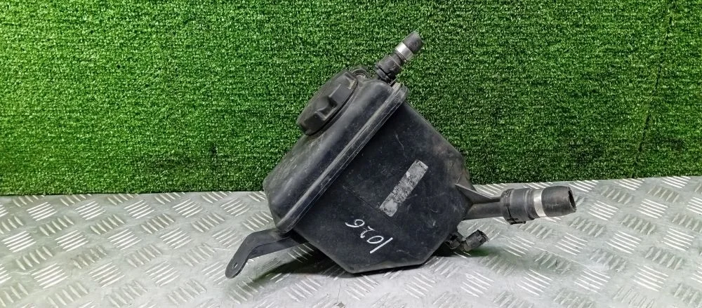 бачок расширительный Bmw N52B25,N52B30,N52B25A,N52B30A,226S1,N62B44A,N52B30AE E60,E63 Bmw 5-Series,6-Series N52B25,N52B30,N52B25A,N52B30A,226S1,N62B44A,N52B30AE E60,E63 17137521189,17137542986,17137519219
