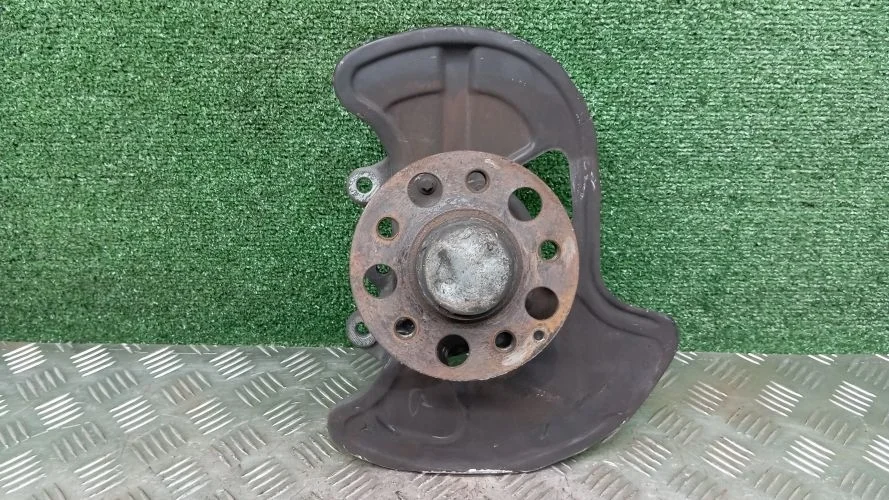 ступица Mercedes-Benz 271950,271860,274920,272988 W204,C207,A207 Mercedes-Benz C-Class,E-Class 271950,271860,274920,272988 W204,C207,A207 A2043320201