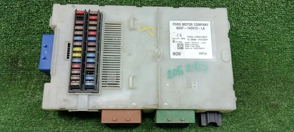 блок предохранителей Land Rover B6324S L359 Land Rover Freelander B6324S L359 6G9T-14D572-LA
