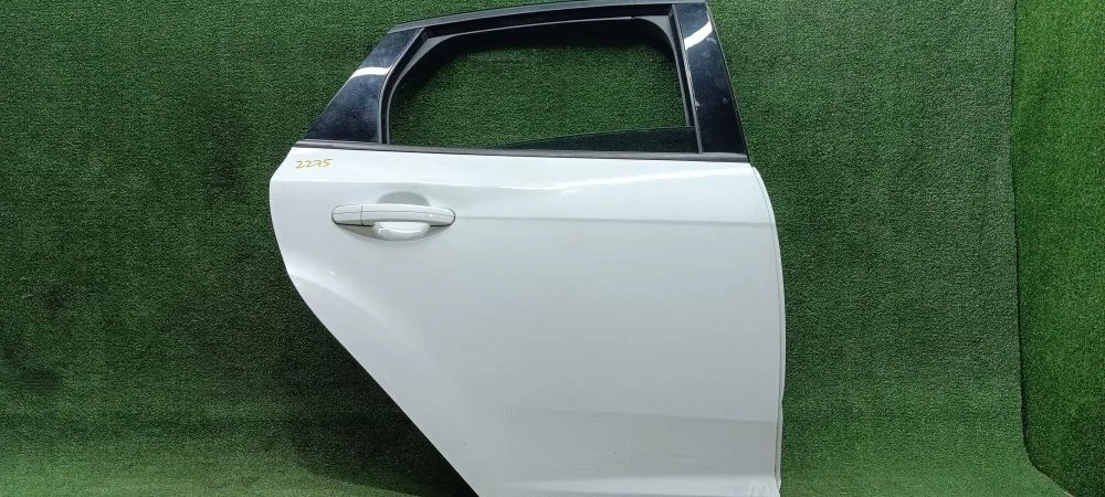 дверь боковая Ford XQDA,D4204T,MGDA CB8 Ford Focus 3 XQDA,D4204T,MGDA CB8 2172759,CP9Z5824630A